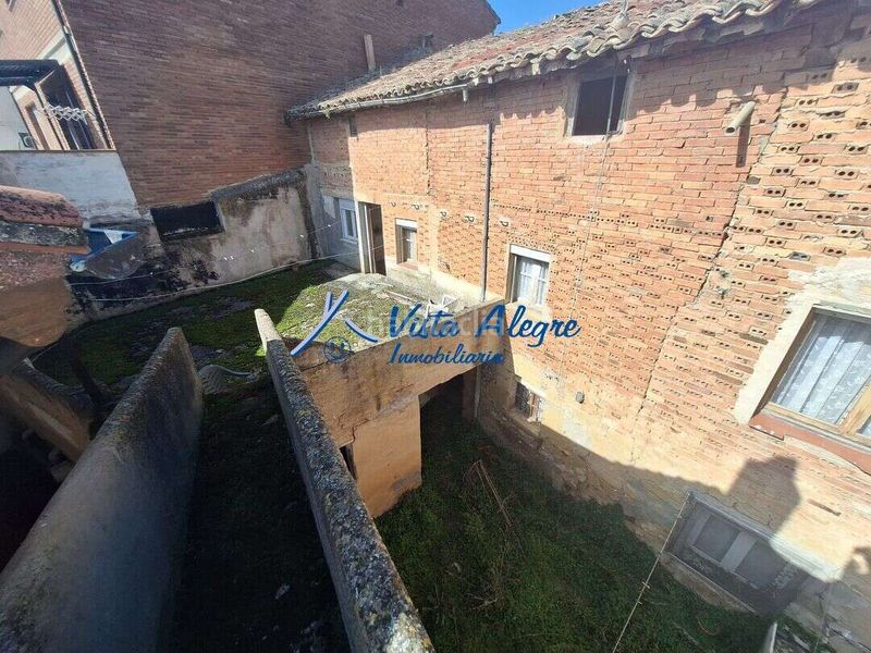 Foto bb82df12-64be-47f0-bd5e-950bbf1f384e. Casa amb aparcament a Zarratón