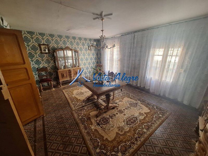 Foto edc3d511-28c1-4a99-bbd7-0f6b82ab79f2. Casa amb aparcament a Zarratón