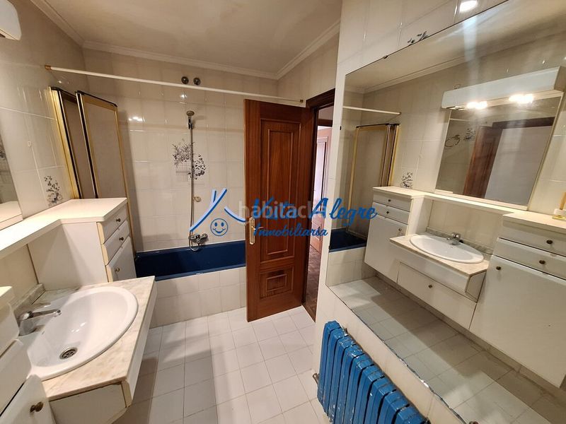 Foto e0bc6a32-f4ab-45a8-9380-a56a629f4331. Pis amb calefacció aparcament a Haro
