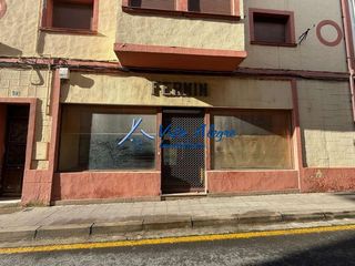 Local Comercial  Calle linares rivas. 32606233 local comercial en el casco histórico del municipio