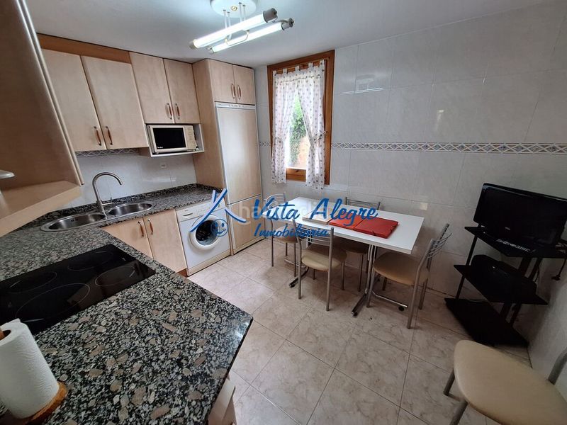 Foto 09b75ca8-584b-4b8e-9f0c-b2cfe10da5e6. Casa amb calefacció a Ollauri