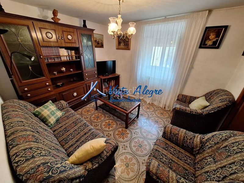 Foto 77d7f716-0834-4719-bbb2-ffb80f23e062. Casa amb calefacció a Ollauri