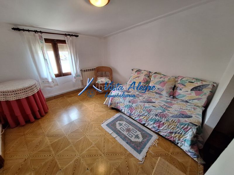 Foto d5926f10-f7bb-42af-96ae-06501dc454f0. Casa amb calefacció a Ollauri