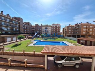 Flat  Calle mazo. 32716242 piso de 3 habitaciones con terraza y zona comunitaria c