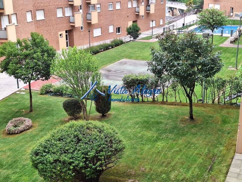 Foto 559bc913-9315-438c-bc65-604d0534b6e2. Pis amb calefacció aparcament a Haro