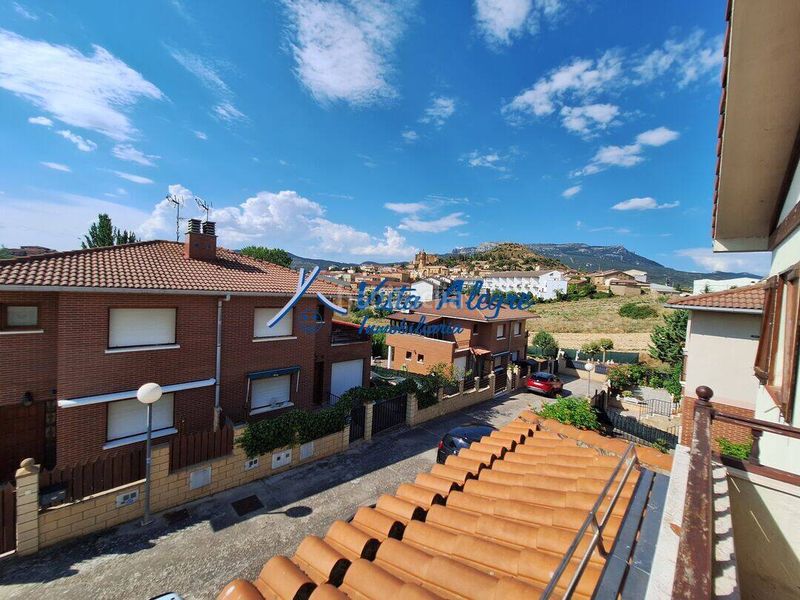 Foto b7e74aa7-8bd9-4175-b357-c15148297e6e. Casa amb calefacció aparcament a Labastida