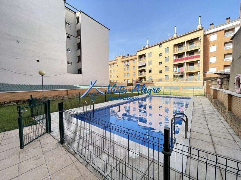Foto 48454435-a0b3-4532-b9d9-3ec049073852. Pis amb calefacció aparcament piscina a Haro