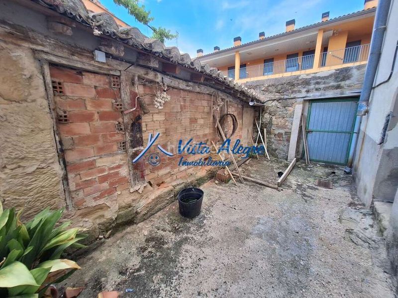 Foto 5c50fcf3-b3d3-4c10-95d4-a0cd4afe8876. Casa amb calefacció aparcament a Gimileo