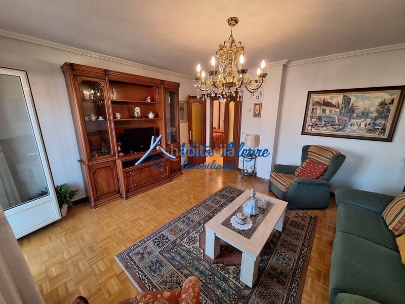 Foto 6b1de443-fb83-4fc5-b9d9-3f190761526c. Apartament amb calefacció aparcament a Haro