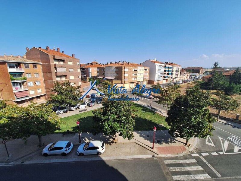 Foto e5c70e69-9cb8-4990-8b2c-4968563e42a4. Apartament amb calefacció aparcament a Haro