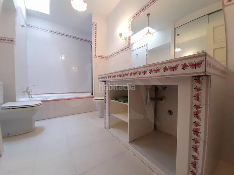 Foto 1cbe90b7-720f-4bbe-be1f-829b8490399a. Casa diseñada para vivir en ella! en Avenida Madrid Logroño