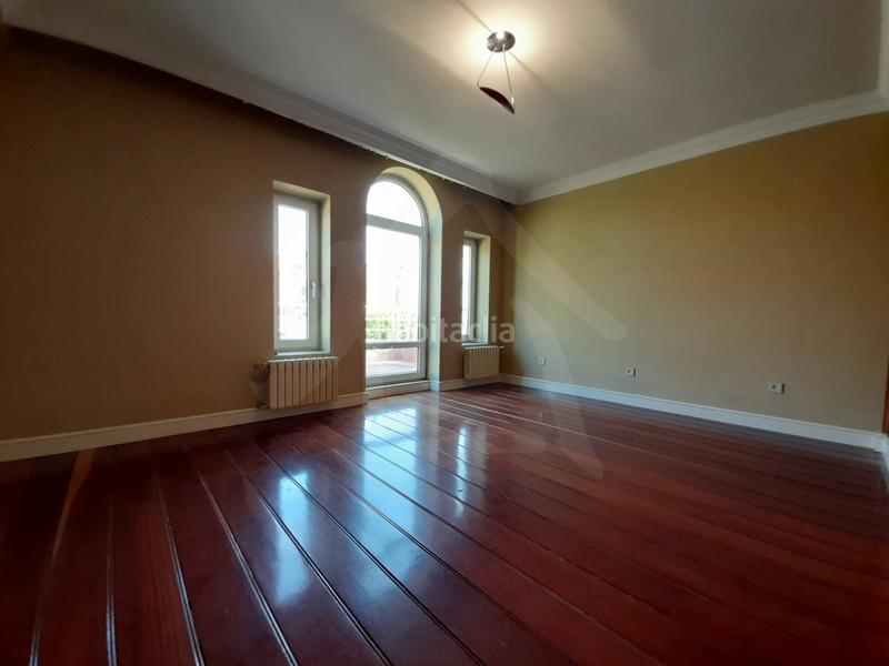 Foto 2f36d1dd-8d37-4bd2-8284-e73fbe61f48c. Casa diseñada para vivir en ella! en Avenida Madrid Logroño
