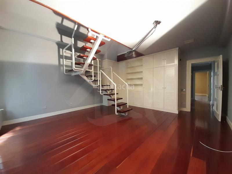 Foto 7dbb7499-880c-4095-9197-d00e6a0e1b9a. Casa diseñada para vivir en ella! en Avenida Madrid Logroño