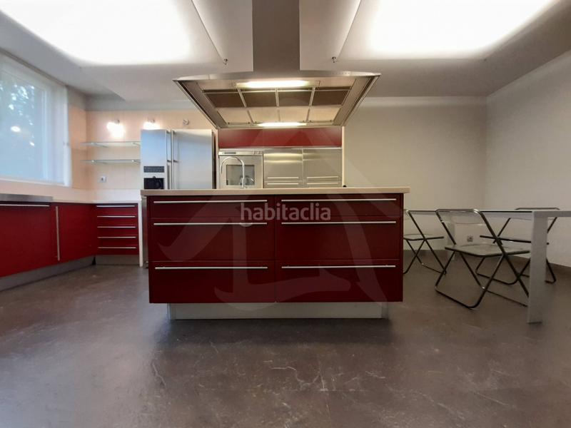 Foto 80ede911-df2b-48d1-876f-3ba063d69551. Casa diseñada para vivir en ella! en Avenida Madrid Logroño