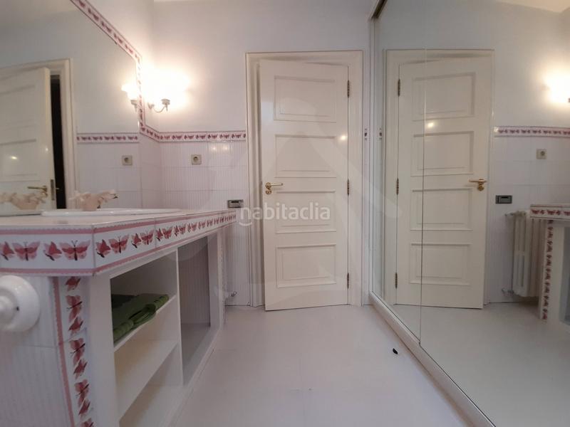 Foto 8b7c38d8-15e4-4397-84e2-9042dcbcb3d0. Casa diseñada para vivir en ella! en Avenida Madrid Logroño