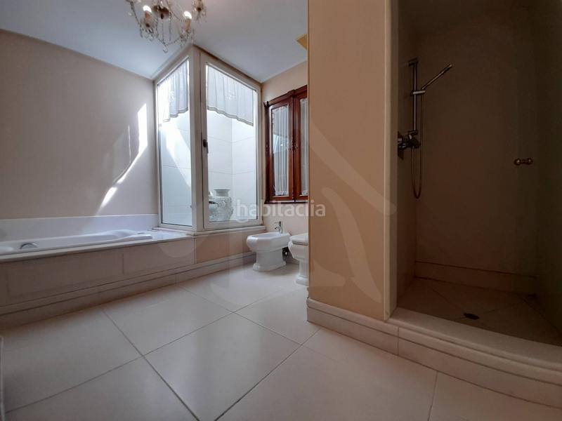 Foto a3e30f85-e7a0-45a1-859c-51087edcc5e2. Casa diseñada para vivir en ella! en Avenida Madrid Logroño