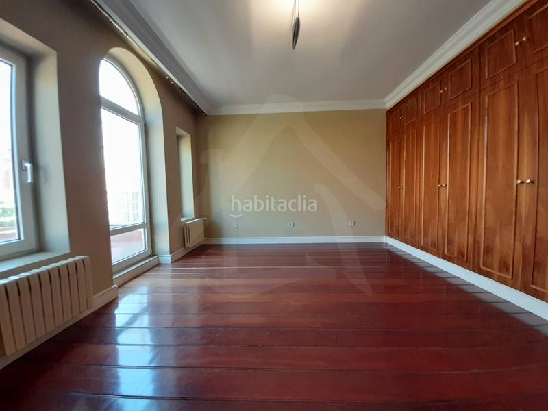 Foto b956a6c0-cceb-4ff0-b716-198952201c8a. Casa diseñada para vivir en ella! en Avenida Madrid Logroño