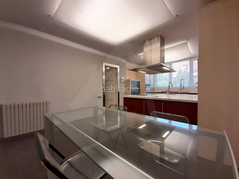 Foto d4bda7d4-8b6a-4da1-9c35-f5c924a2e67b. Casa diseñada para vivir en ella! en Avenida Madrid Logroño
