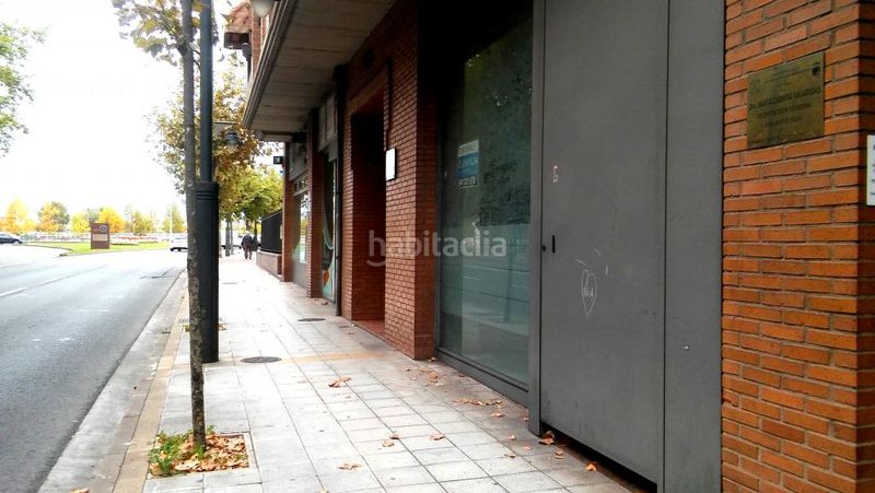 Foto 57f7981b-6c46-4554-aa89-f40a35868b8a. Local comercial a San Adrián Logroño