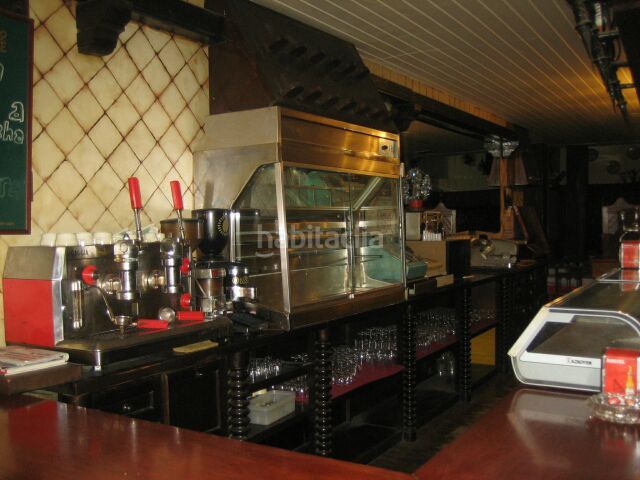 Foto 91f743b0-d412-419e-9e3e-dbd34d812475. Local comercial a Jesuitas Logroño