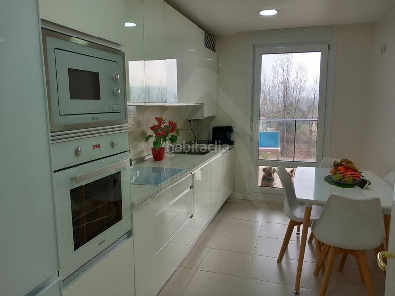 Foto 4cdd097b-5488-4fd1-9c35-656bfb95439a. Pis amb calefacció piscina a Nalda