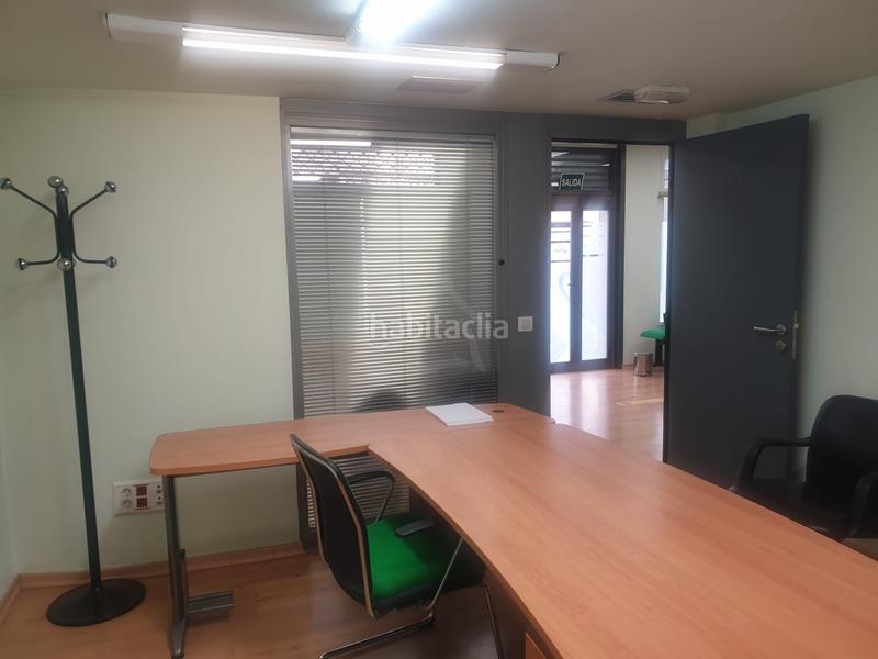 Foto bc9f86aa-5995-4608-b6cf-23965b33a4ff. Oficina amb calefacció aparcament a Gran Via Logroño