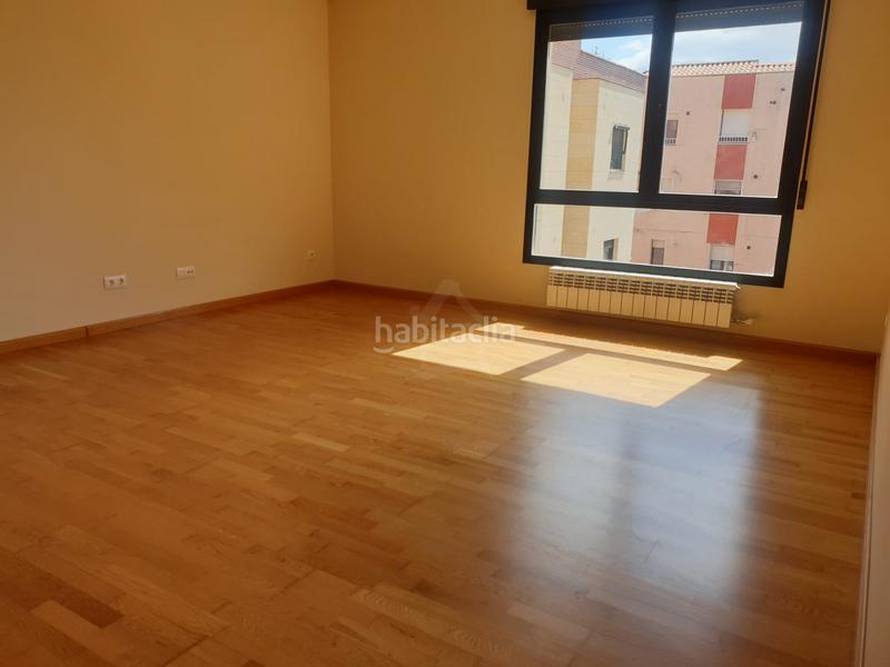 Foto 2c06d787-c550-447d-a46d-4419f83cb044. Piso , se encuentra este espectacular piso a estrenar en venta que te está esperando para que lo descubras. con una distribució en Viana