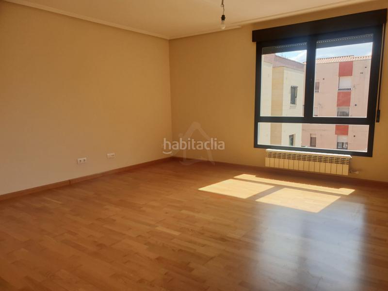 Foto 5379add7-fffe-44a1-9625-45aceec7cf74. Piso , se encuentra este espectacular piso a estrenar en venta que te está esperando para que lo descubras. con una distribució en Viana
