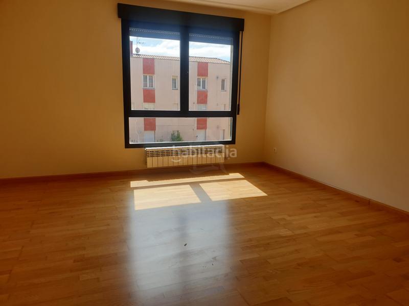 Foto 75885dac-4ee5-4834-b382-d99d6bb41718. Piso , se encuentra este espectacular piso a estrenar en venta que te está esperando para que lo descubras. con una distribució en Viana