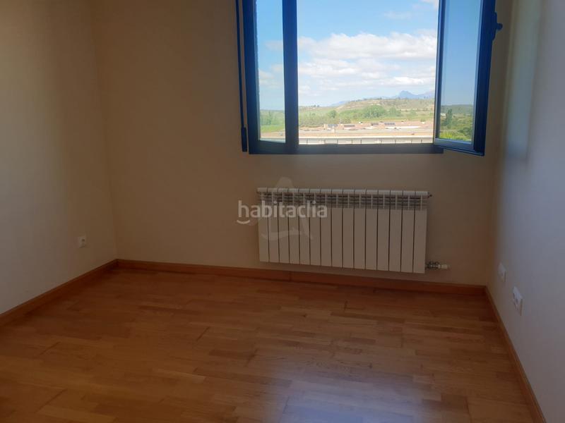 Foto abf6611e-83f8-4fa2-8699-c6991991b6a8. Piso , se encuentra este espectacular piso a estrenar en venta que te está esperando para que lo descubras. con una distribució en Viana