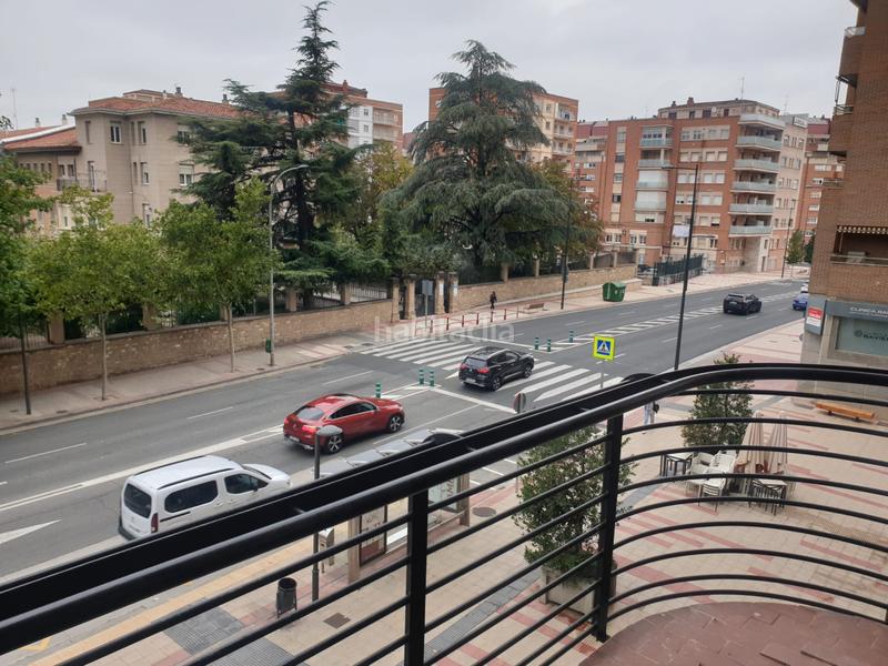 Foto 0d579695-0a91-4318-b5e5-c188c8ef5f4a. Pis amb calefacció aparcament piscina a Cascajos - Piqueras Logroño