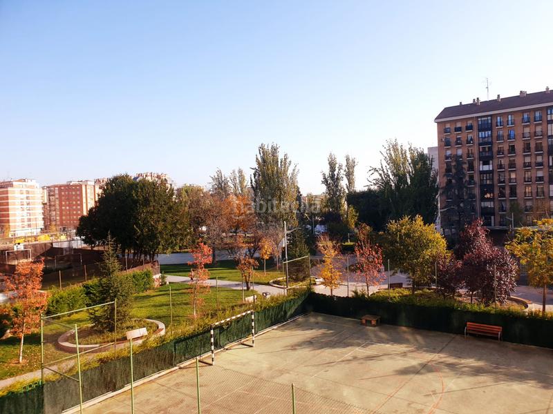 Foto 361e3bb8-5fb6-4613-80b0-d0bea8165ff7. Pis amb calefacció aparcament piscina a Cascajos - Piqueras Logroño