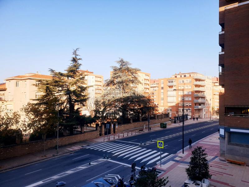 Foto 5144e1c5-bae8-4fe2-9204-12499eaa7d04. Pis amb calefacció aparcament piscina a Cascajos - Piqueras Logroño