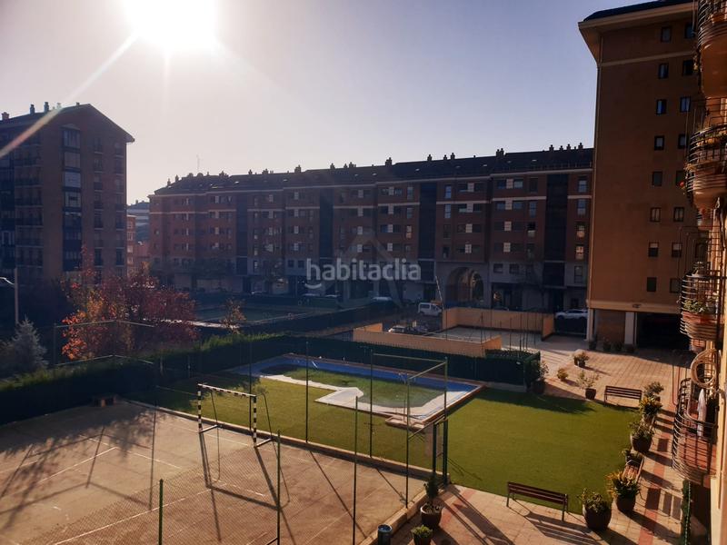 Foto d2bb8da8-ae5b-44bd-9f82-61e16f494beb. Pis amb calefacció aparcament piscina a Cascajos - Piqueras Logroño