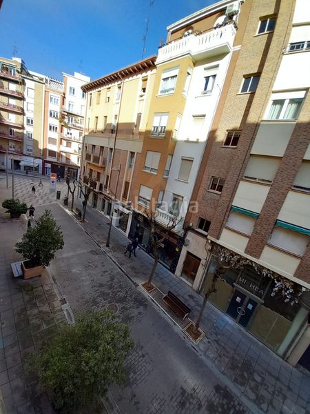 Foto 6712d01f-df63-48eb-bde8-10d850fde194. Lloguer pis amb calefacció a Gran Via Logroño