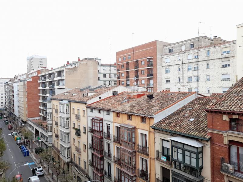 Foto 572f19dd-bb0e-412d-a5a2-444a141f60a9. Appartamento con riscaldamento parcheggio in Gran Via Logroño