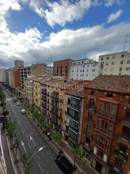 Foto d62f9ca0-5559-4fe1-b679-40bc9bd0e198. Appartamento con riscaldamento parcheggio in Gran Via Logroño
