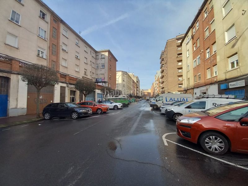 Foto 08381e7a-6556-4862-a1d5-d49efbe80009. Local comercial local en venta en la calle manzanera. ven a unirioja inmobiliaria, asesores inmobiliarios desde 1999. los datos expuestos son of en Logroño