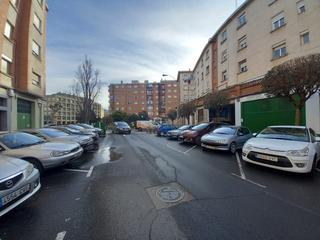 Locale commerciale in Logroño - CL LA MAZANERA