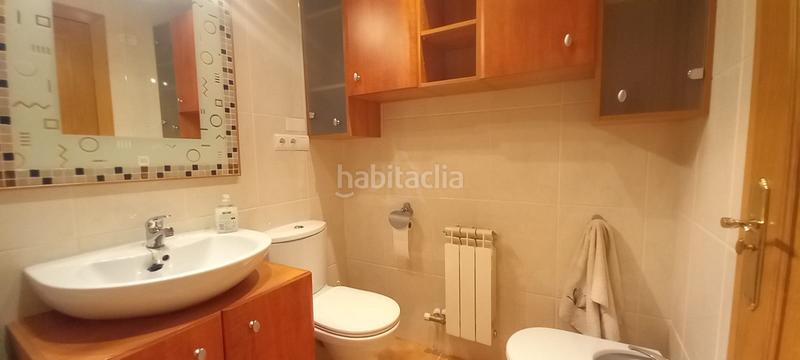 Foto 094b4fc1-aa21-4ae1-b901-5c7849957b69. Piso exclusiva!! compra piso y vive en un residencial con piscina. tienes 3 habitaciones, salón, cocina y dos baños. toda en Lardero