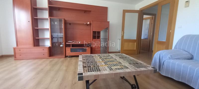 Foto 3858f99e-ec1e-4ce1-a73a-edd95db904af. Piso exclusiva!! compra piso y vive en un residencial con piscina. tienes 3 habitaciones, salón, cocina y dos baños. toda en Lardero