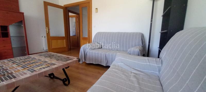 Foto f468e2bf-e667-41c6-87ce-f1ed5f945054. Piso exclusiva!! compra piso y vive en un residencial con piscina. tienes 3 habitaciones, salón, cocina y dos baños. toda en Lardero
