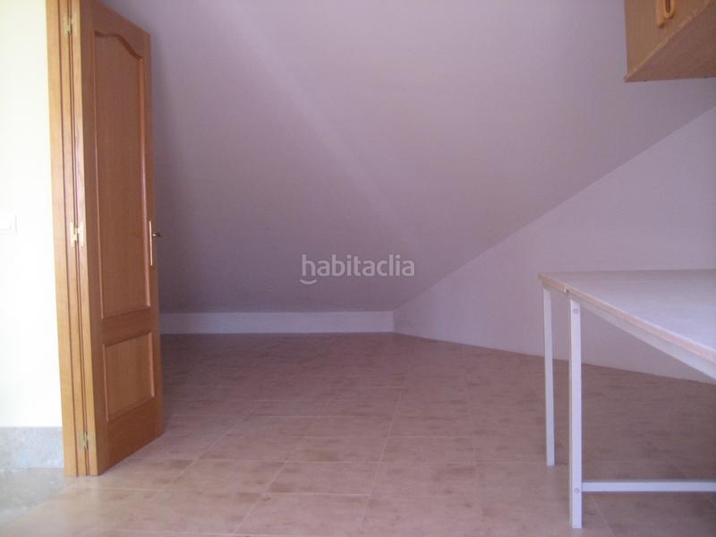 Foto 250d48ea-14fc-4cf4-8a12-4e2b2f09063b. Casa adossada amb calefacció aparcament a Lardero