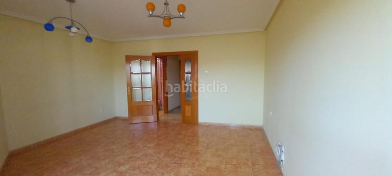 Foto 910f1e22-4e67-4f7a-806d-f16b26424bee. Casa adossada amb calefacció aparcament a Lardero