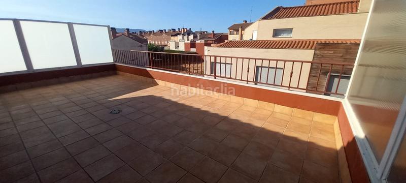 Foto cb1fe530-d06e-4f78-bac0-7e0e028b4a49. Casa adossada amb calefacció aparcament a Lardero