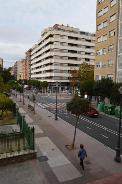 Foto 7062876b-f06d-4cfd-a279-864ebbb0f257. Flat with heating parking in Residencia Logroño