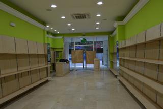 Location Local commercial  Logroño - cl chile. Se presenta magnífica oportunidad de alquiler de un local comerc