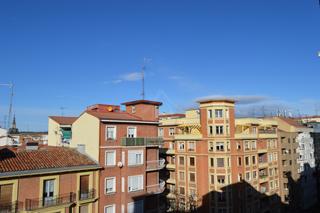Flat  Logroño - cl general vara del rey. Se presenta una excelente oportunidad de adquirir un piso en ven