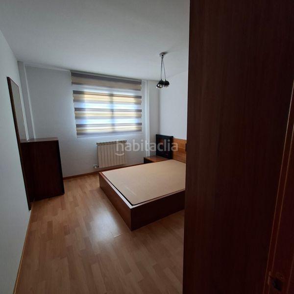 Foto 3cdef611-f4b2-41f8-b5d8-73f35db3426f. Pis amb calefacció aparcament a Lardero