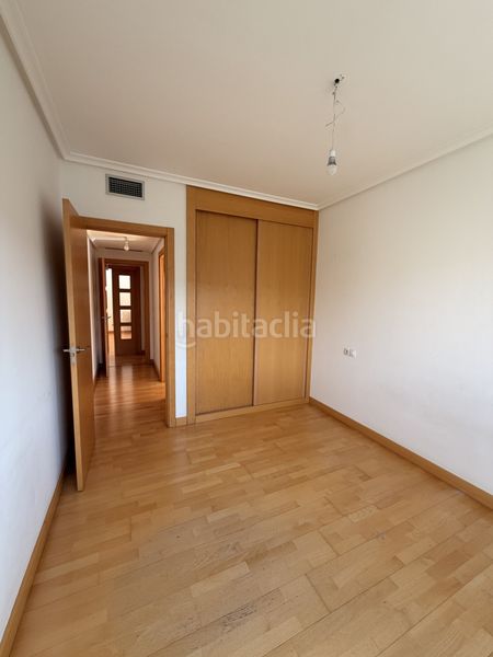 Foto 05f3a981-6efc-4d63-aa3a-cb6373915f90. Flat with heating parking pool in Cascajos - Piqueras Logroño